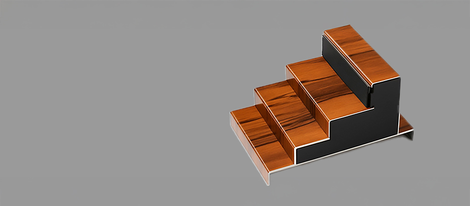 <p><strong>Portas em ACM com Perfil Exclusivo: </strong><span style="font-weight: 400;">Q-Lon quádrupla, alinhamento perfeito e vedação automática sem adaptações</span></p>
