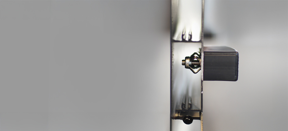 <p><strong>Batedor Jack Nut: </strong><span style="font-weight: 400;">Limitador fixado com bucha expansiva galvanizada: não cai, evita machucar as mãos e reduz manutenção</span></p>
